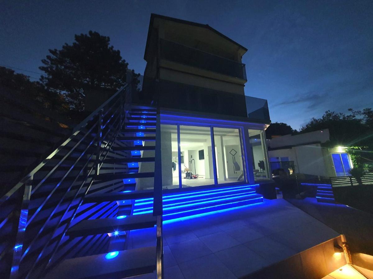 Penthouse Jacuzzi & Pool Apartmants Opatija Exterior photo