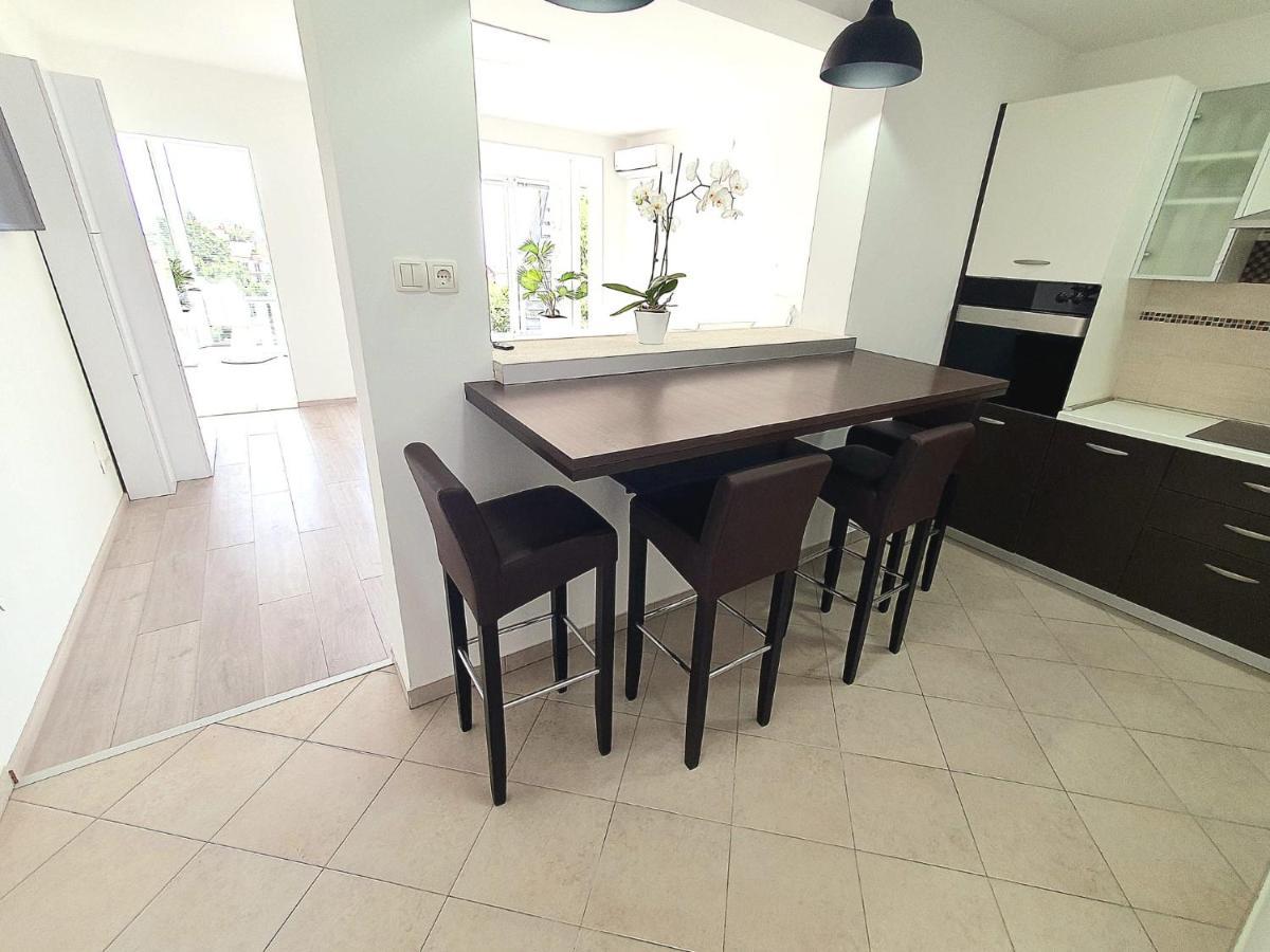 Penthouse Jacuzzi & Pool Apartmants Opatija Exterior photo
