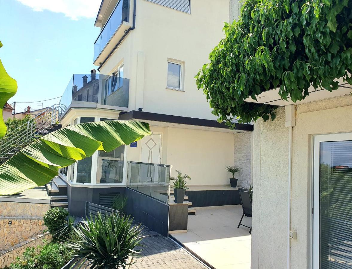 Penthouse Jacuzzi & Pool Apartmants Opatija Exterior photo