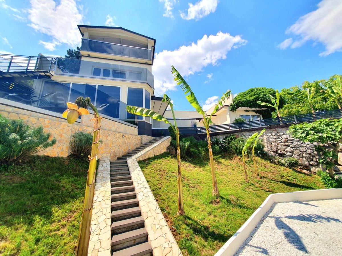 Penthouse Jacuzzi & Pool Apartmants Opatija Exterior photo